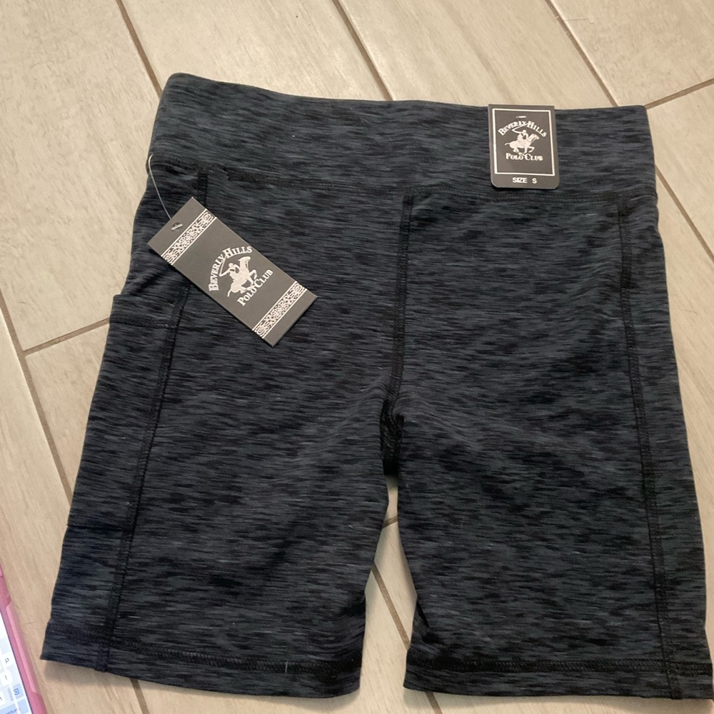 Beverly Hills Polo Club shorts. Size small. C